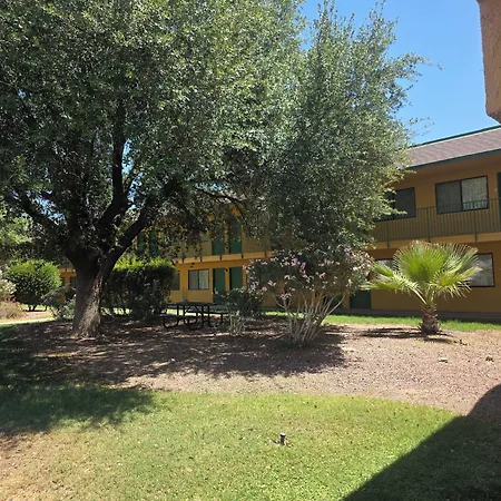 Econo Lodge Inn & Suites Yuma