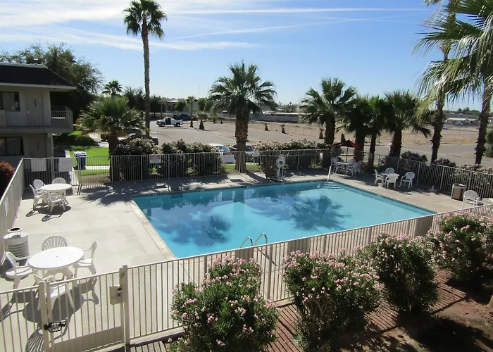 Hotel Econo Inn&suites 4*