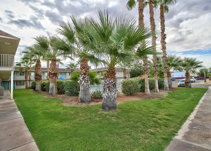 Hotel Econo Inn&suites 4*