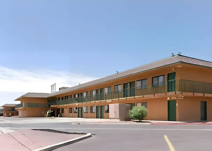 Hotel Econo Inn&suites 4*