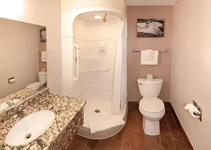 Econo Inn&suites 4*