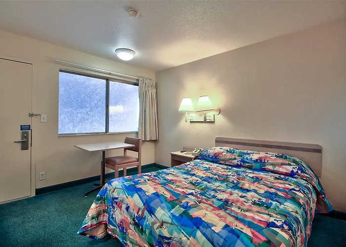 Econo Inn&suites 4*