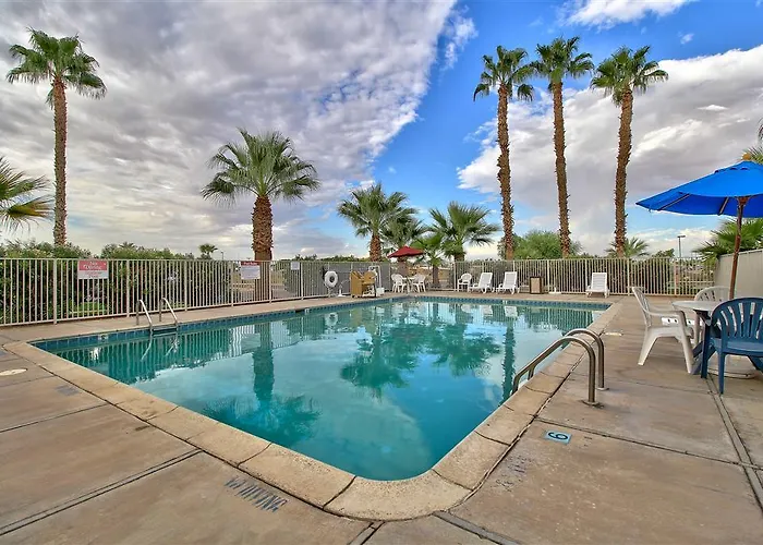 Econo Inn&suites Hotel 4*